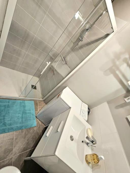 Le Calme A Deux Pas Du Port De Sete Apartman Kültér fotó