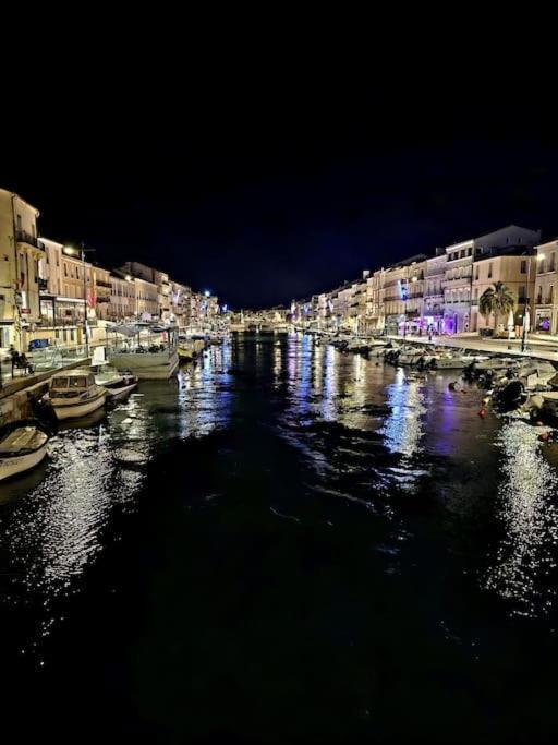 Le Calme A Deux Pas Du Port De Sete Apartman Kültér fotó