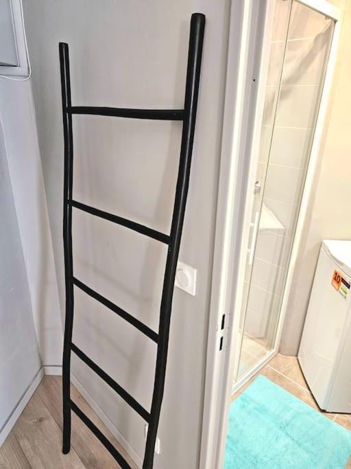 Le Calme A Deux Pas Du Port De Sete Apartman Kültér fotó
